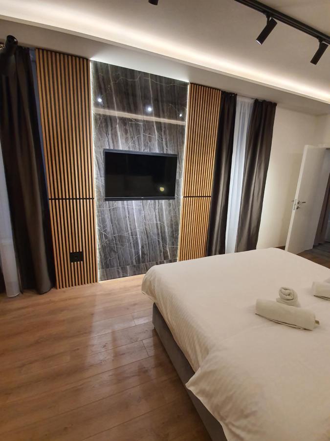 Privilege Suites By Central Park Belgrado Esterno foto
