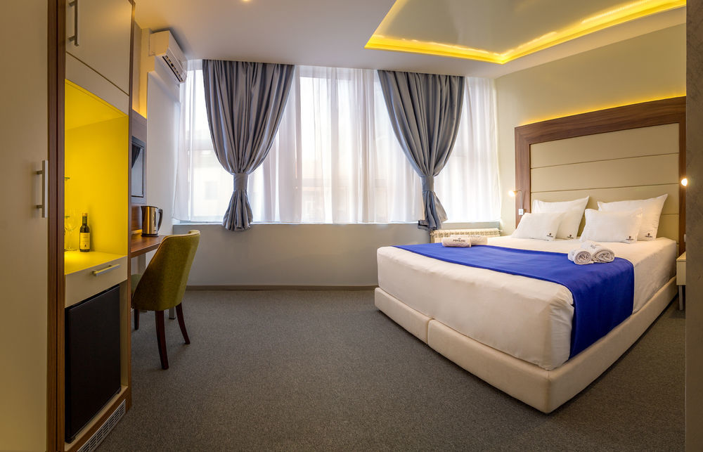 Privilege Suites By Central Park Belgrado Esterno foto
