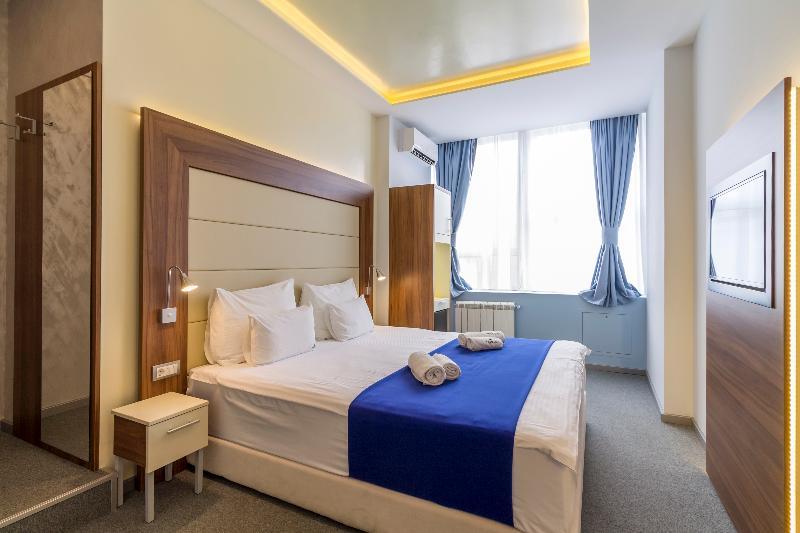 Privilege Suites By Central Park Belgrado Esterno foto